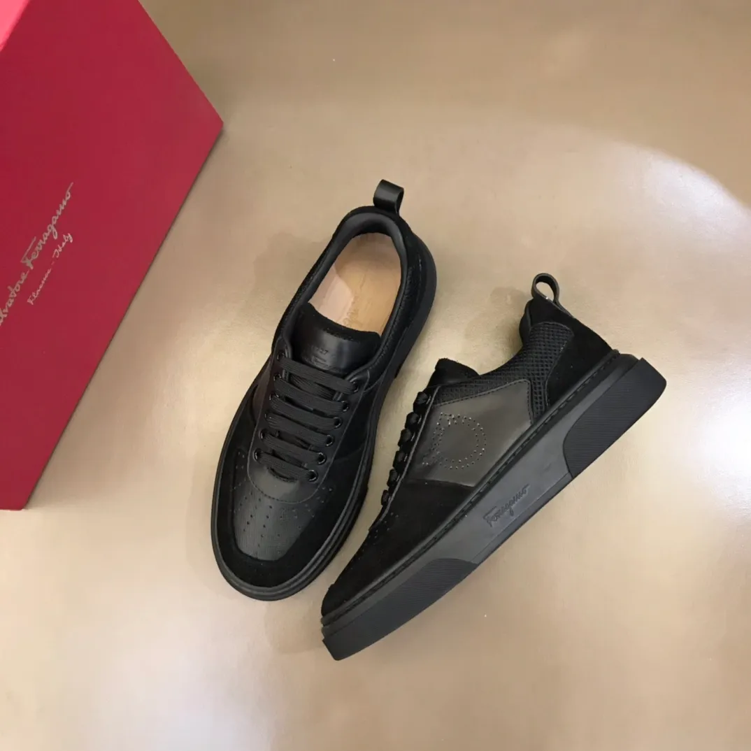 p420 "Salvatore Ferraga**" men's low-cut fashion sneakers. This casual shoe has a novel structure and is made of soft calfskin. The contrasting color elements on the upper highlight the bold and avant-garde atmosphere. The first-layer cowhide lining is high-end and comfortable. Energetic and fresh, these shoes can be worn with casual looks or add a touch of street style to elegant trousers.  Size: 38-44